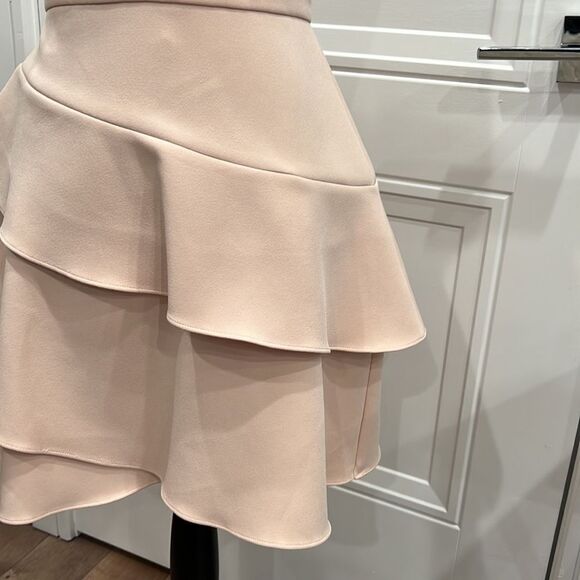 BCBGMaxazria Blush Pink Key Hole Tiered Mini Dress Size 8 NWOT - Picture 2 of 11